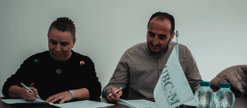 IBC-M signs an MOU with gymnasium “Frang Bardhi” to support the Education Fair